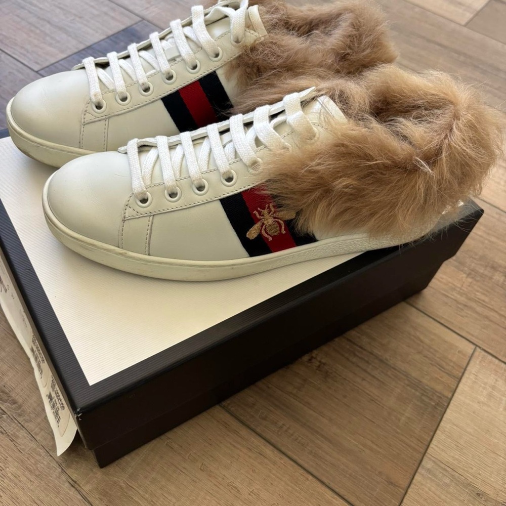 Gucci White Sneakers with Brown Fur Trim